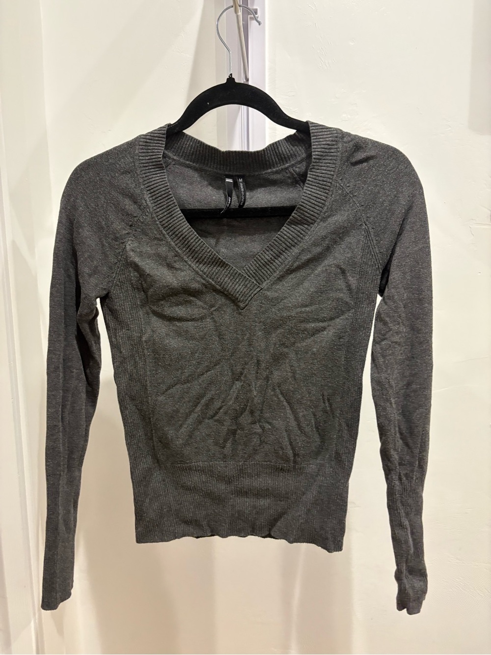take out Charcoal Gray V-Neck Long Sleeve Sweater